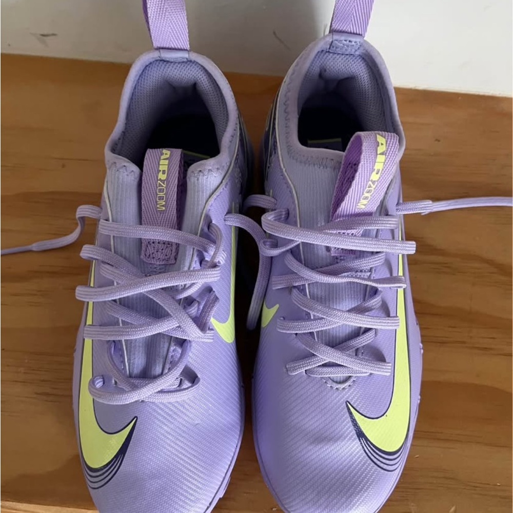 Nike Kids' Air Zoom Lavender Sneakers with Lime Swoosh - Picture 2 of 3